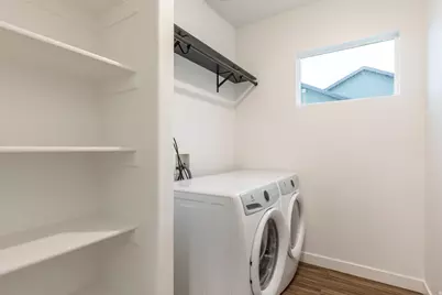 8232 N Iron Horse Dr E, Tooele, UT 84074 - Photo 17