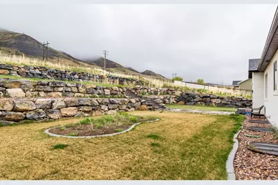 8232 N Iron Horse Dr E, Tooele, UT 84074 - Photo 35