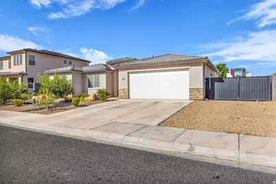 379 N 3200 W, Hurricane, UT 84737 - Photo 3