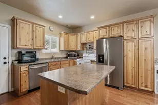 7846 S Cool Creek Way W, West Jordan, UT 84081 - Photo 5