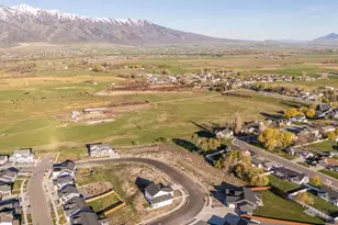 801 W 70 N, Hyrum, UT 84319 - Photo 17