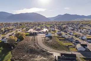 801 W 70 N, Hyrum, UT 84319 - Photo 15