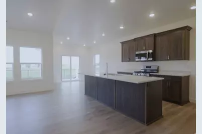 828 W 70 N, Hyrum, UT 84319 - Photo 3