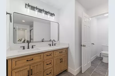 1092 N 500 E, Centerville, UT 84014 - Photo 17
