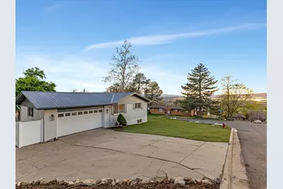 1092 N 500 E, Centerville, UT 84014 - Photo 3