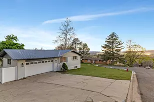 1092 N 500 E, Centerville, UT 84014 - Photo 3