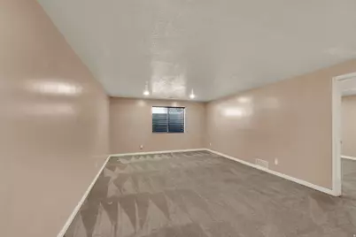 5061 S 3500 W, Roy, UT 84067 - Photo 25