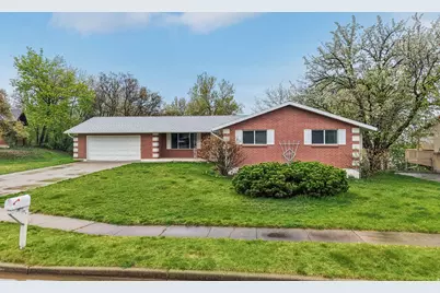 2826 E Brinton Cir, Layton, UT 84040 - Photo 3