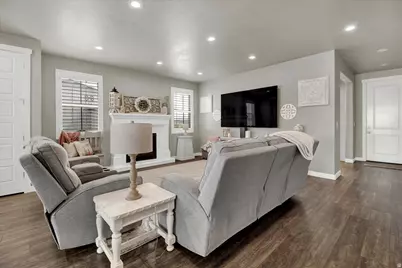 2449 N Sarus Crane Dr, Clinton, UT 84015 - Photo 13