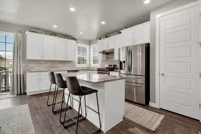 2449 N Sarus Crane Dr, Clinton, UT 84015 - Photo 15