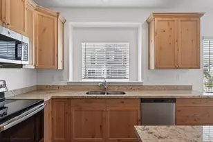 4216 W Gunlock Park Ct, Riverton, UT 84096 - Photo 11