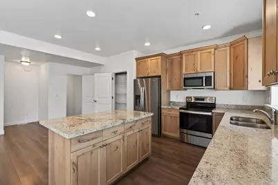 4216 W Gunlock Park Ct, Riverton, UT 84096 - Photo 7