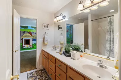 960 E Par Three Cir, Fruit Heights, UT 84037 - Photo 29