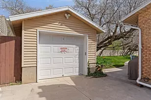 2220 N Joni Dr, Layton, UT 84040 - Photo 33