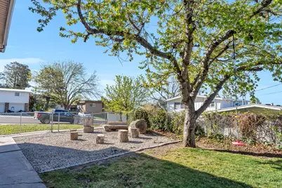 1025 E Grove Dr, Pleasant Grove, UT 84062 - Photo 29