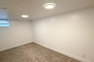 21 S Villa Dr, Clearfield, UT 84015 - Photo 11