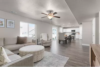 215 N 250 E, Salem, UT 84653 - Photo 25