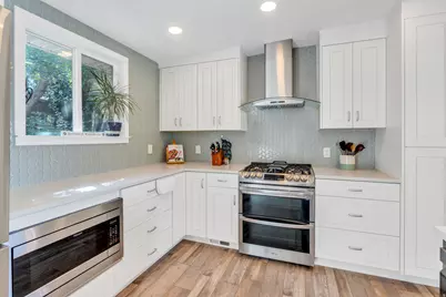 6557 S 2600 E, Cottonwood Heights, UT 84121 - Photo 13