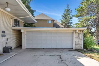 6557 S 2600 E, Cottonwood Heights, UT 84121 - Photo 7