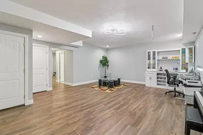 9239 S Brighton View Dr, Sandy, UT 84070 - Photo 37