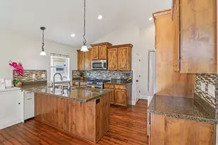 9239 S Brighton View Dr, Sandy, UT 84070 - Photo 11