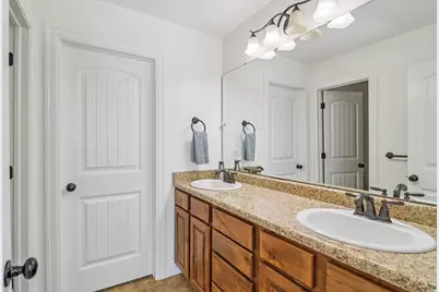 9239 S Brighton View Dr, Sandy, UT 84070 - Photo 25