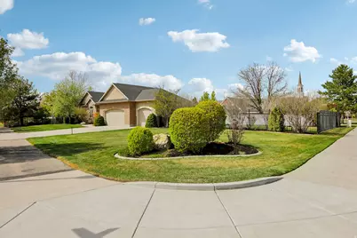 699 E Carlquist Dr S, Draper, UT 84020 - Photo 3