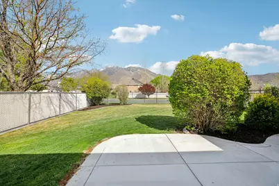 699 E Carlquist Dr S, Draper, UT 84020 - Photo 39