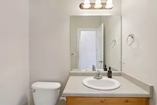 699 E Carlquist Dr S, Draper, UT 84020 - Photo 15