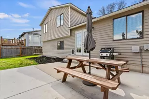 6085 S Park Wood Dr W, Kearns, UT 84118 - Photo 25