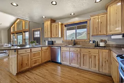 2013 N River View Cir, Huntsville, UT 84317 - Photo 15
