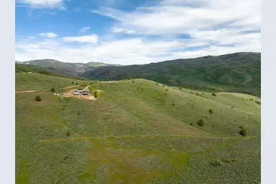 2013 N River View Cir, Huntsville, UT 84317 - Photo 5