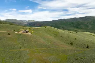 2013 N River View Cir, Huntsville, UT 84317 - Photo 5