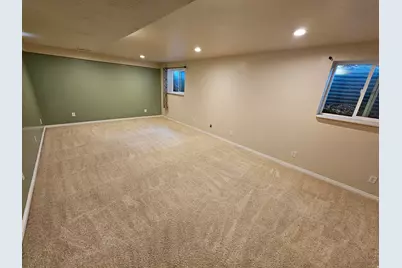 7152 S 2740 E, Cottonwood Heights, UT 84121 - Photo 13