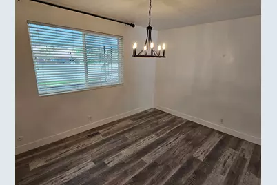 7152 S 2740 E, Cottonwood Heights, UT 84121 - Photo 5