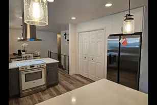 7152 S 2740 E, Cottonwood Heights, UT 84121 - Photo 3