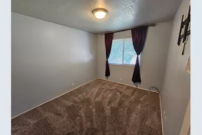 7152 S 2740 E, Cottonwood Heights, UT 84121 - Photo 11