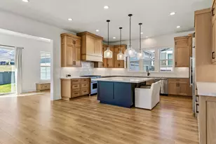 563 W Founders Blvd, Saratoga Springs, UT 84045 - Photo 9