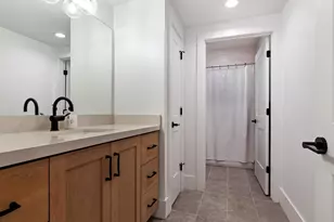 563 W Founders Blvd, Saratoga Springs, UT 84045 - Photo 29