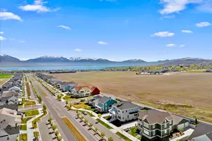 563 W Founders Blvd, Saratoga Springs, UT 84045 - Photo 3