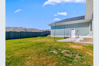 563 W Founders Blvd, Saratoga Springs, UT 84045 - Photo 35