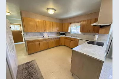 885 N 600 E, Price, UT 84501 - Photo 3