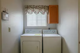 351 S S Valley View Dr, Saint George, UT 84770 - Photo 13