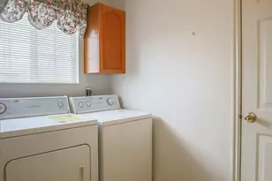 351 S S Valley View Dr, Saint George, UT 84770 - Photo 9