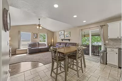 4521 W Carriage Ln N, Cedar Hills, UT 84062 - Photo 5