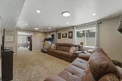 4521 W Carriage Ln N, Cedar Hills, UT 84062 - Photo 25