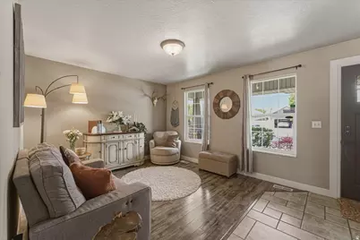 4521 W Carriage Ln N, Cedar Hills, UT 84062 - Photo 3