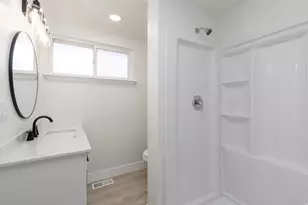 797 S 350 W, Bountiful, UT 84010 - Photo 23