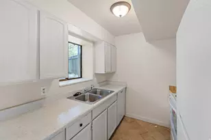 666 E Larchwood Dr, Midvale, UT 84047 - Photo 7