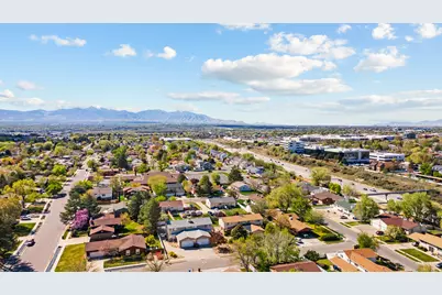 666 E Larchwood Dr, Midvale, UT 84047 - Photo 37